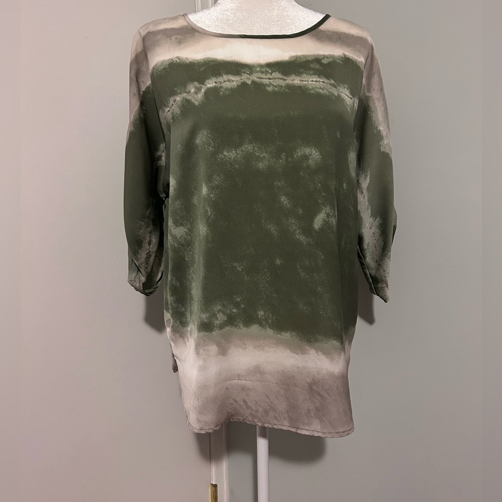 Chico’s Roll Tab Tunic Top , green and tan color , Size Medium